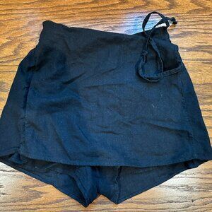 Old Navy Black Skort
